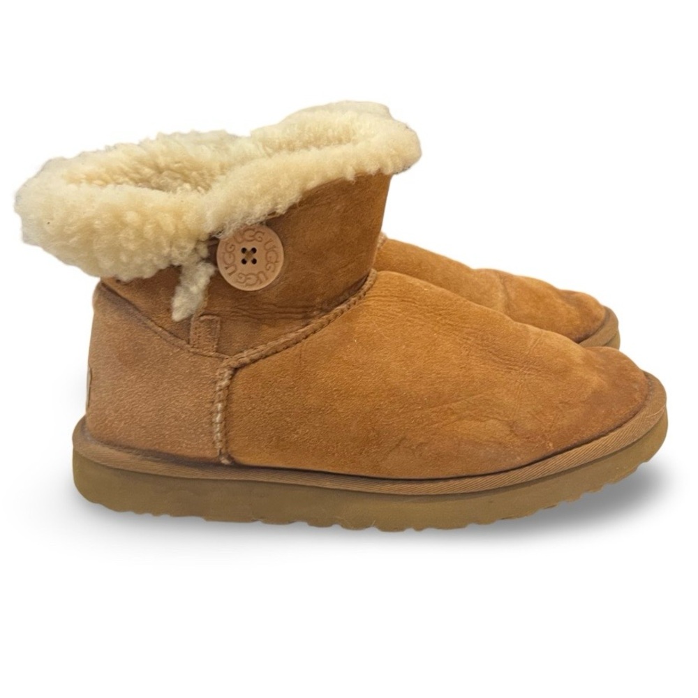 UGG Bailey Button Mini Suze 10 Chestnut